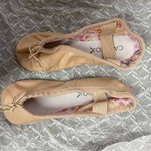 New in box toddler ballet shoes